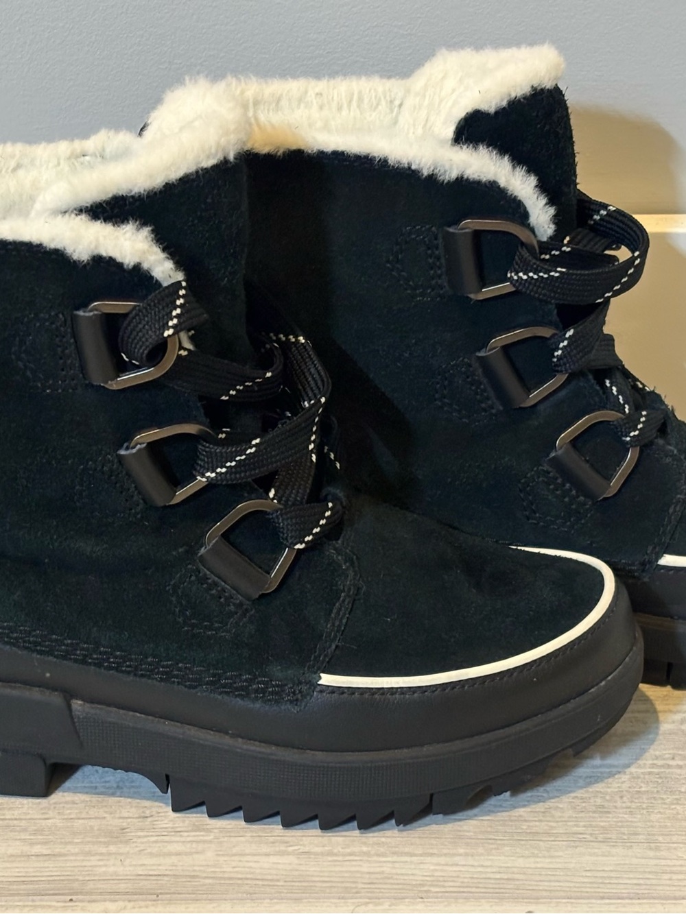EUC Sorel Tivoli IV Waterproof Suede Black Winter Boots Size 6.5